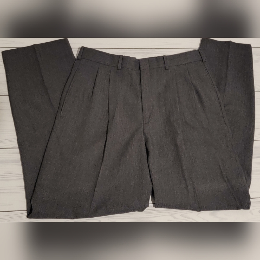 John Henry Men's Gray Pleated Trousers Sz 34x32